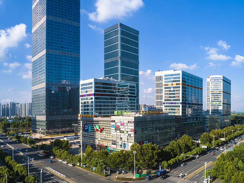 高速地产集团是本土房地产龙头企业，累计房地产开发面积近1000万平方，安联公司在京、沪、深等一线城市拥有11万平方高端商办物业。.jpg
